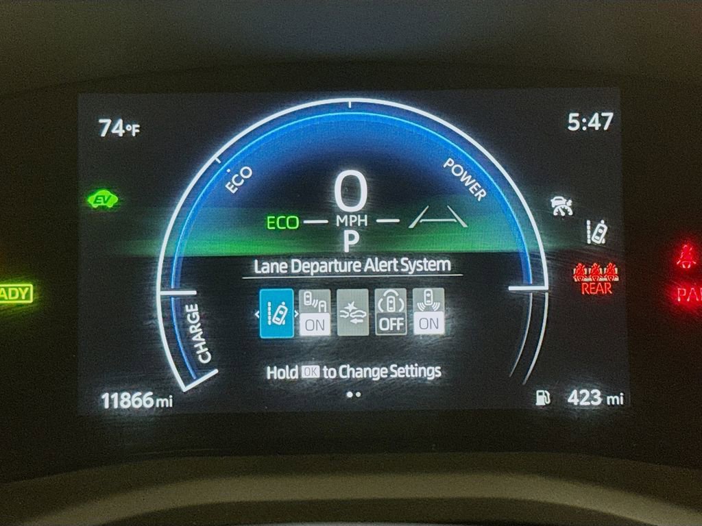 Used 2025 Toyota Camry SE image 14