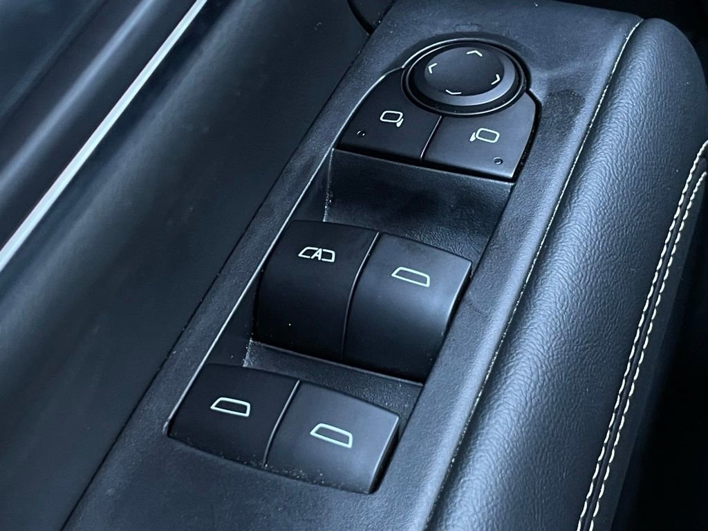 Used 2025 GMC Terrain Elevation image 12