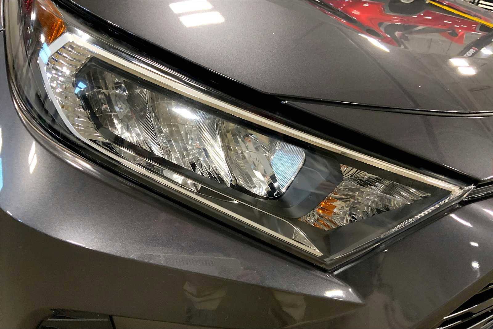 Used 2020 Toyota RAV4 XLE w/ Convenience Package AWD/4WD image 27