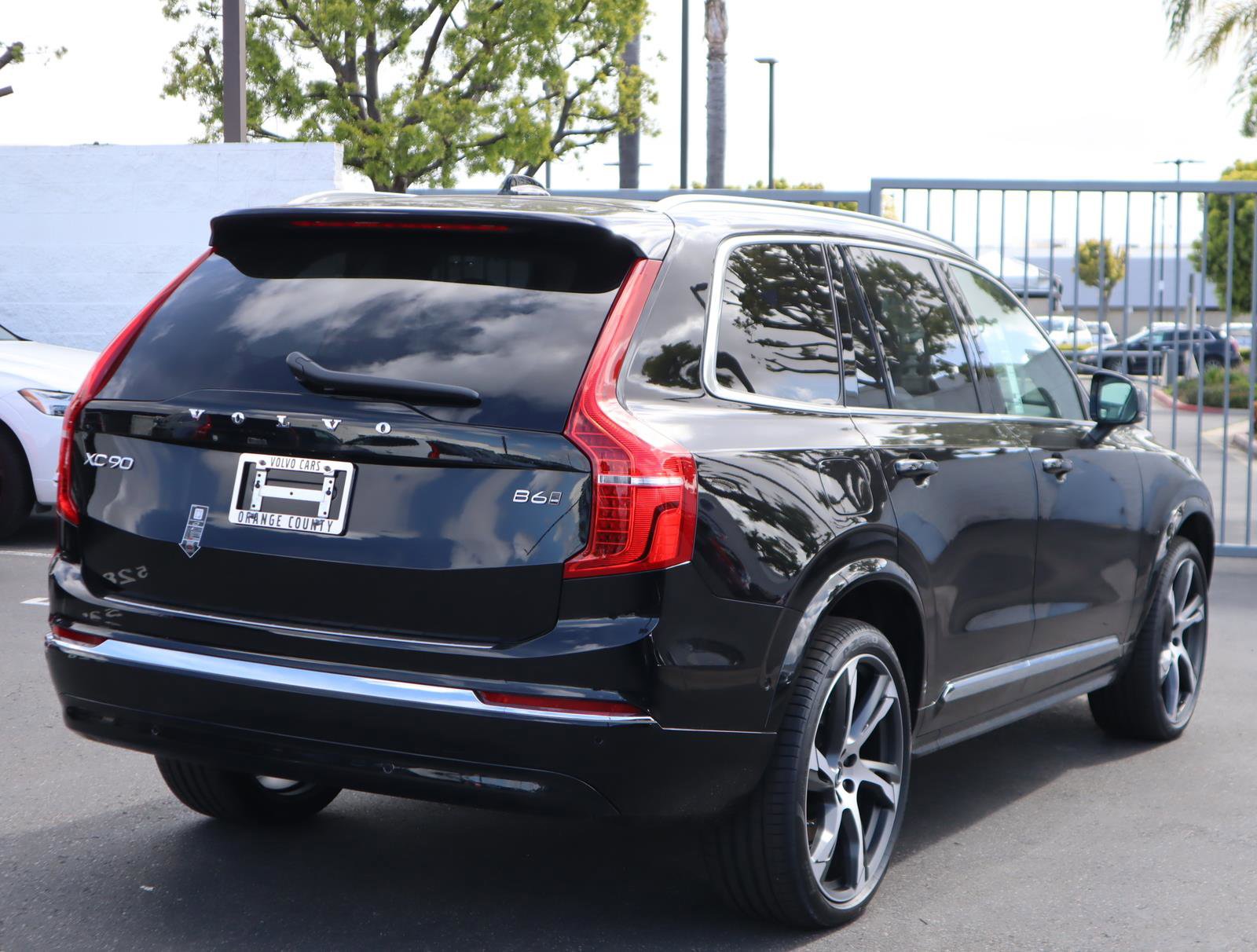 Certified 2024 Volvo XC90 B6 Ultimate image 16