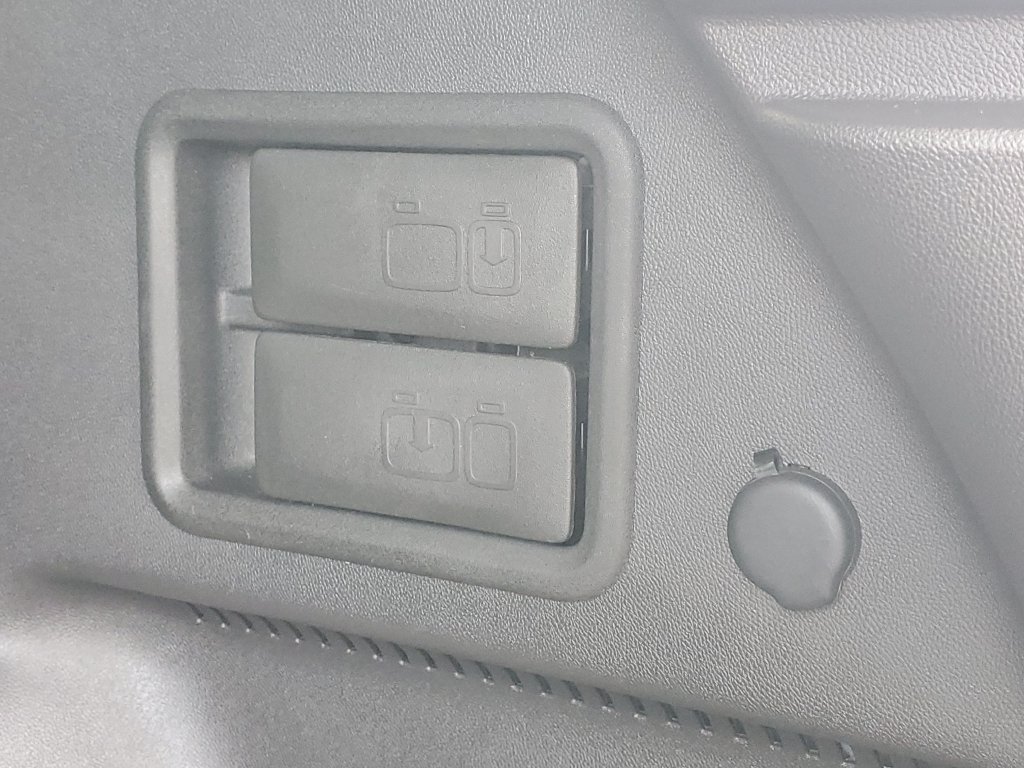 Used 2024 Chevrolet Equinox LT w/ LPO, Floor Liner Package FWD image 30