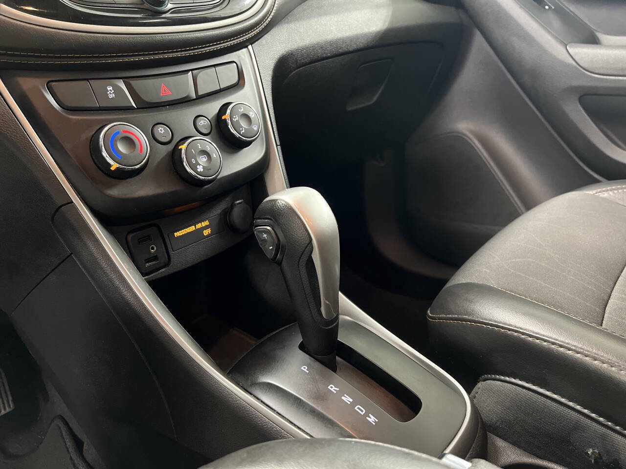 Used 2018 Chevrolet Trax LT w/ LT Convenience Package image 18