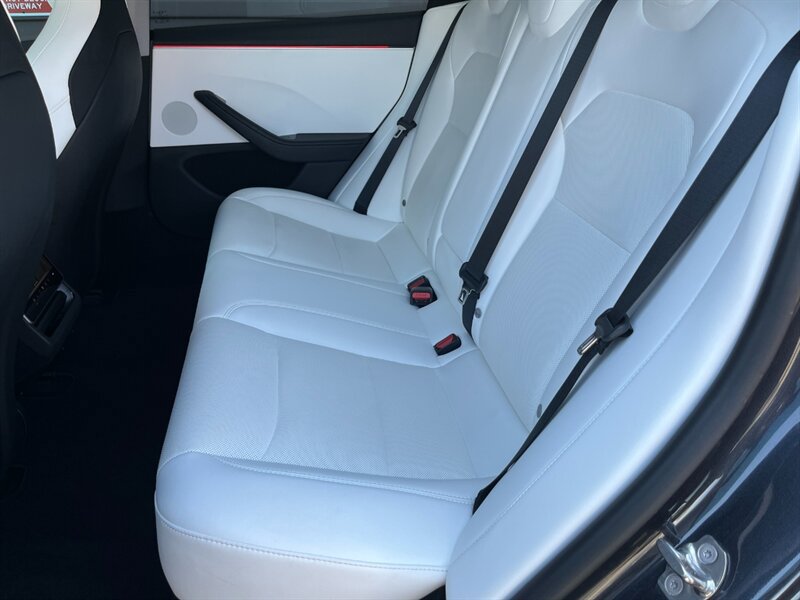 Used 2024 Tesla Model 3 Performance AWD/4WD image 11