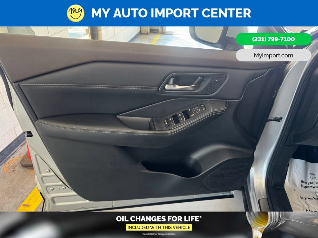 Used 2023 Nissan Rogue SL AWD/4WD image 10