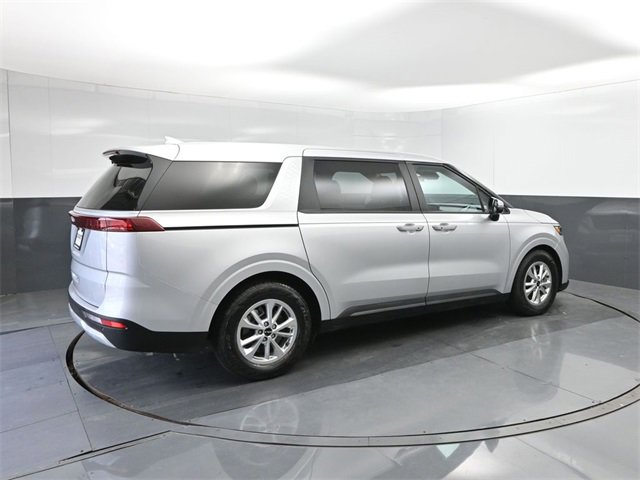 Used 2023 Kia Carnival LX image 15