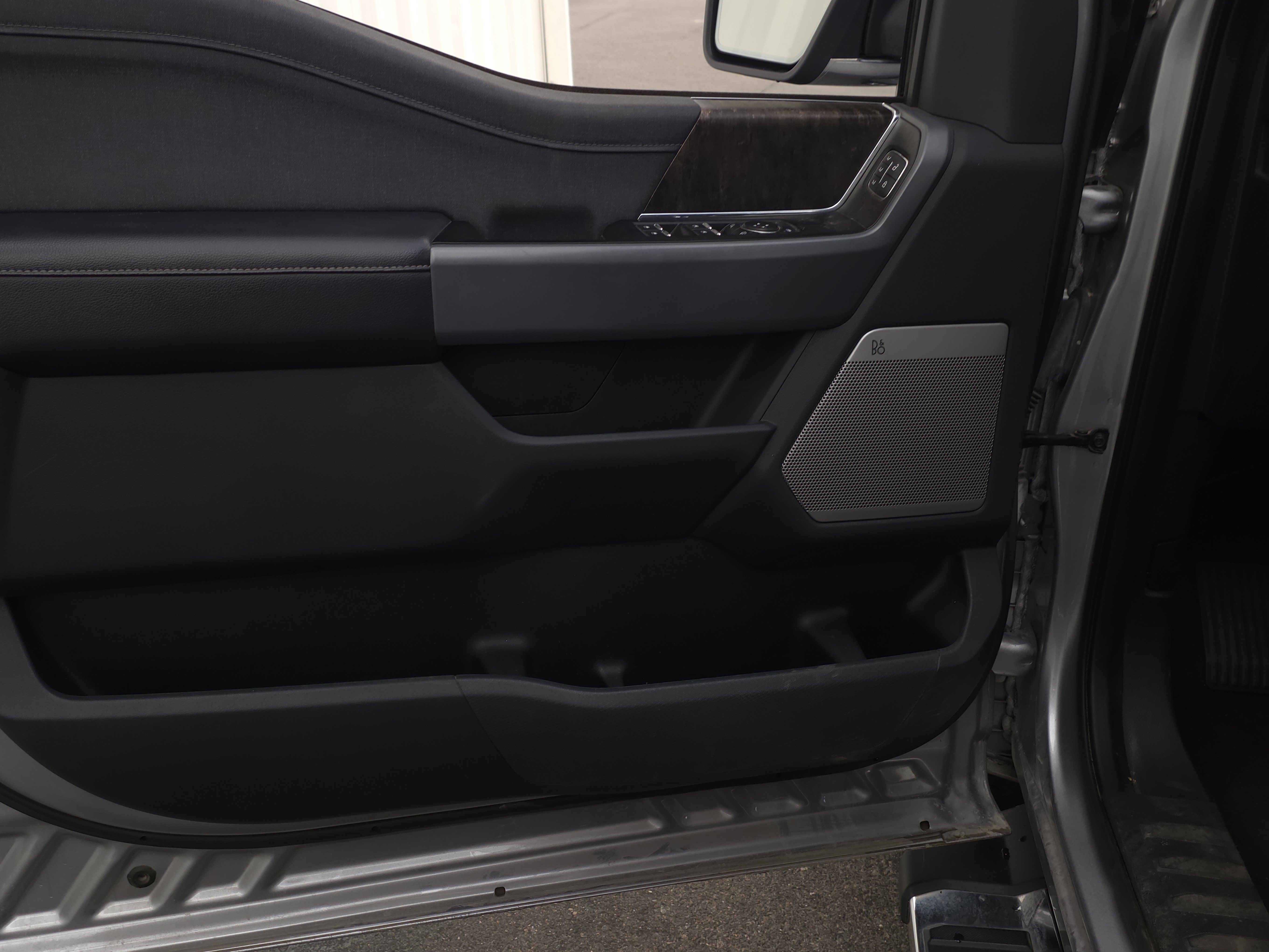 Used 2021 Ford F150 Lariat image 8