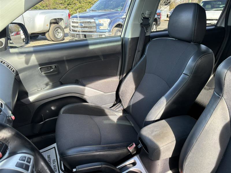 Used 2008 Mitsubishi Outlander SE image 5