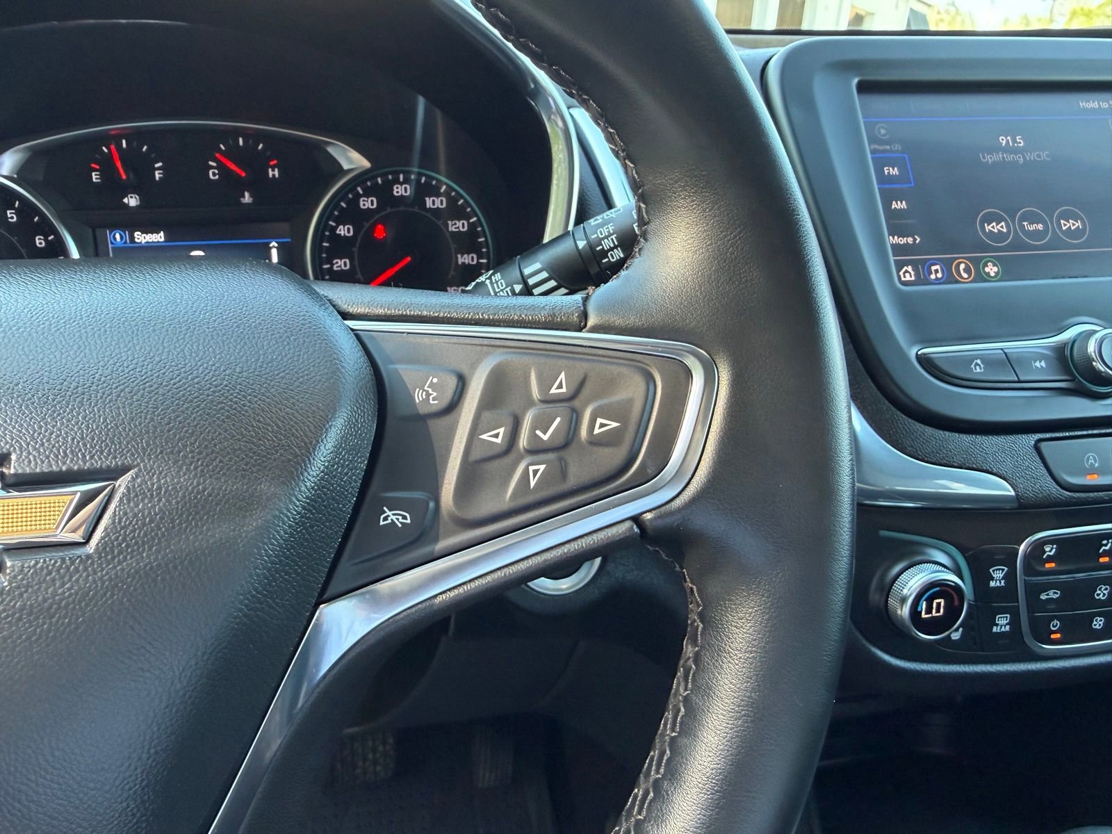 Used 2024 Chevrolet Equinox LT w/ LPO, Floor Liner Package FWD image 15