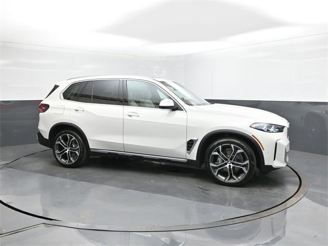 Used 2026 BMW X5 xDrive40i w/ Climate Comfort Package image 17