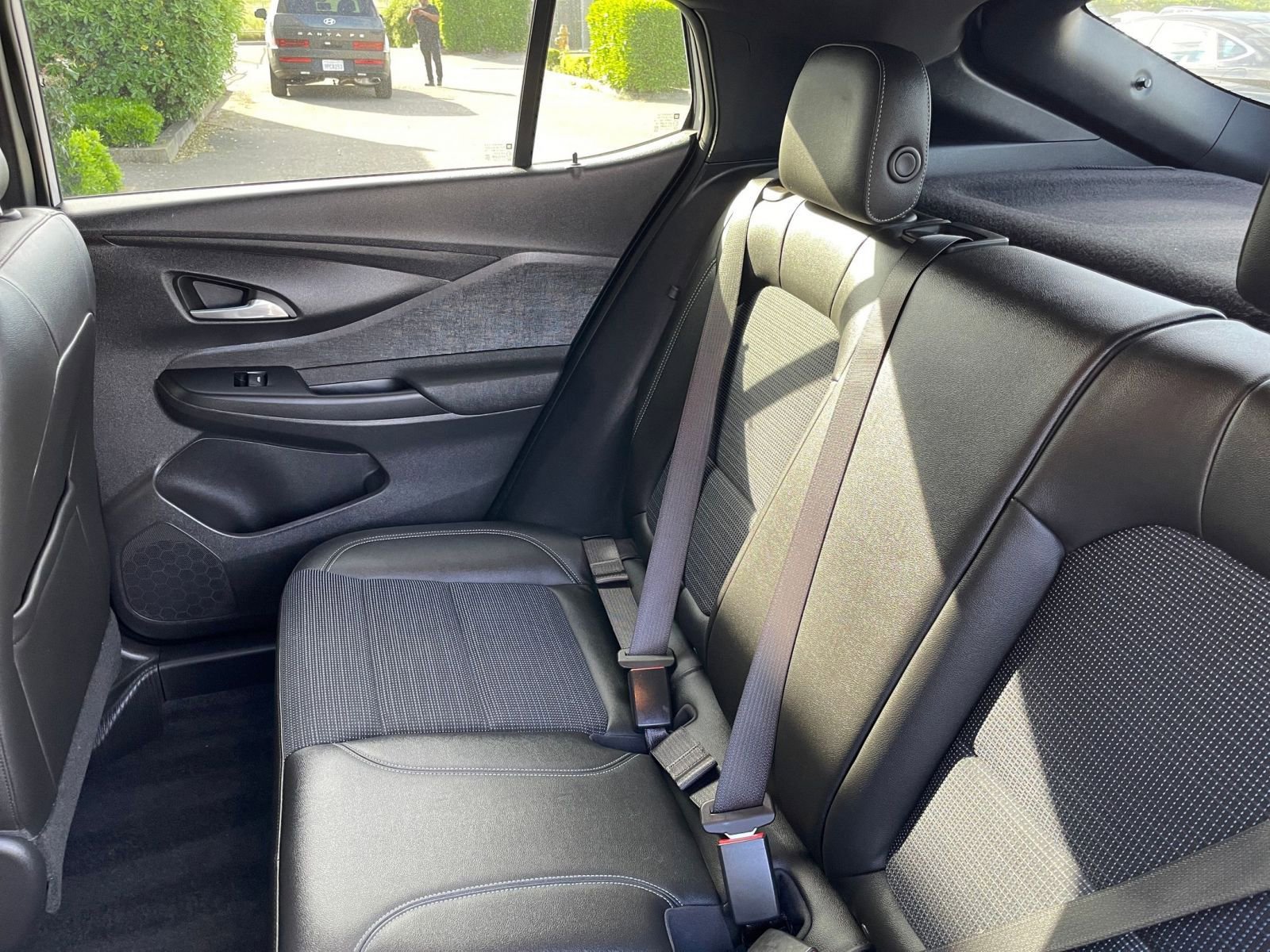 Used 2025 Buick Envista Preferred image 39