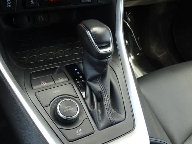 Certified 2023 Toyota RAV4 XLE Premium AWD/4WD image 34
