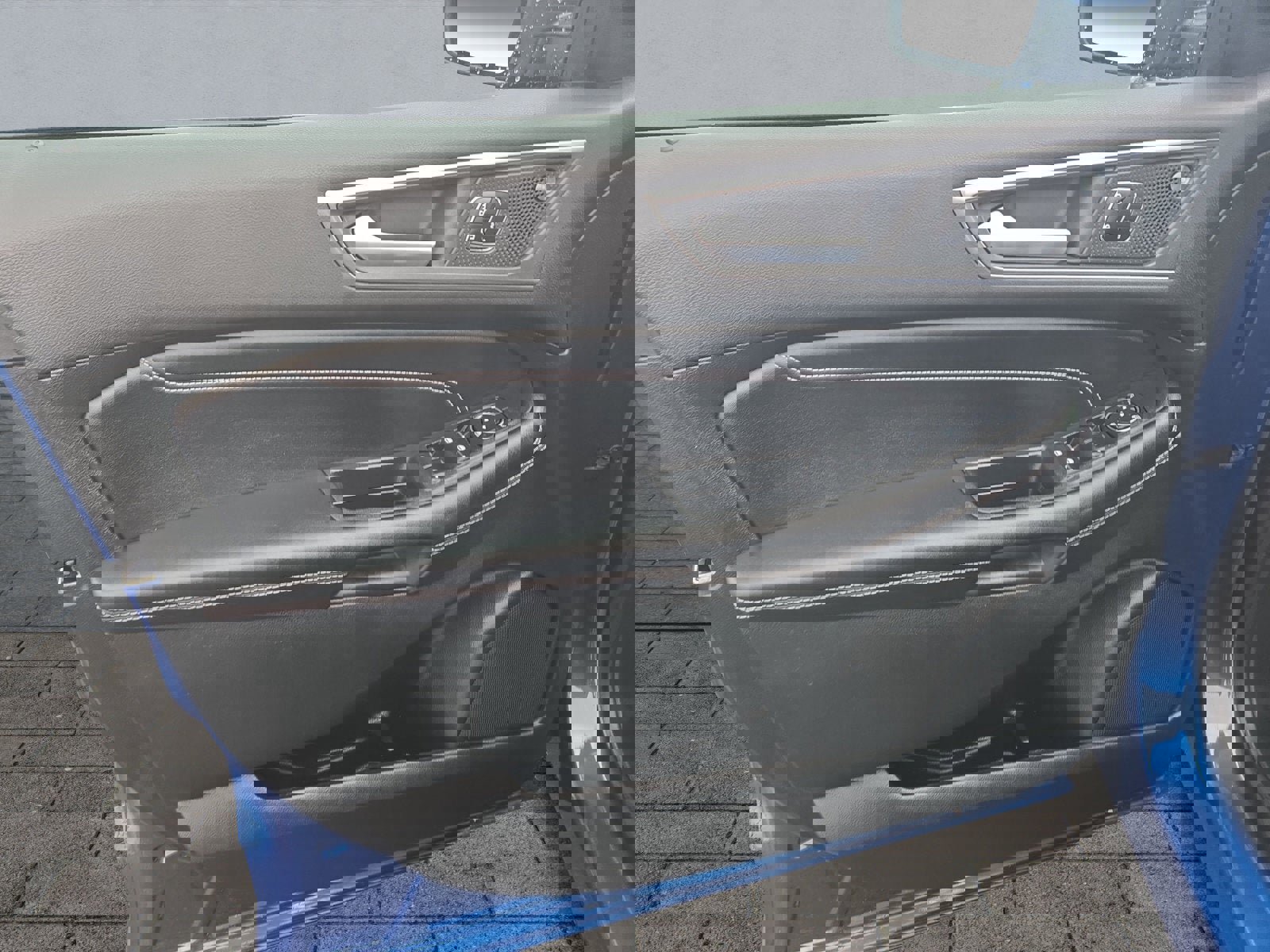 Used 2023 Ford Edge Titanium w/ Equipment Group 301A image 10