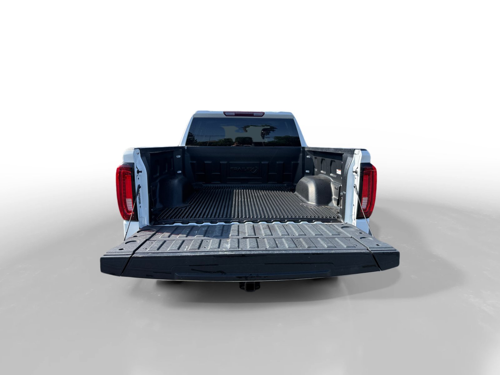Used 2025 GMC Sierra 1500 SLT AWD/4WD image 17