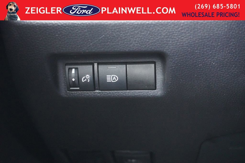 Used 2021 Toyota RAV4 LE image 26