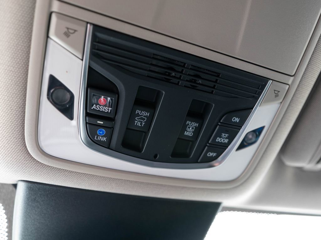 Certified 2023 Acura MDX SH-AWD w/ Advance Package image 35