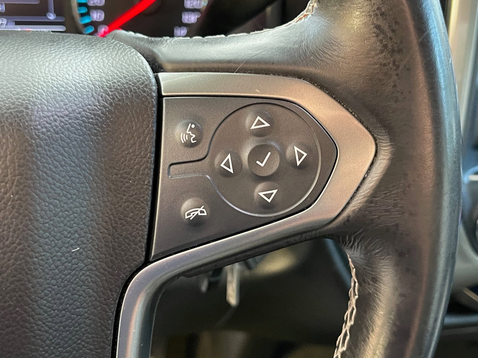 Used 2018 Chevrolet Silverado 1500 LT w/ All Star Edition image 28