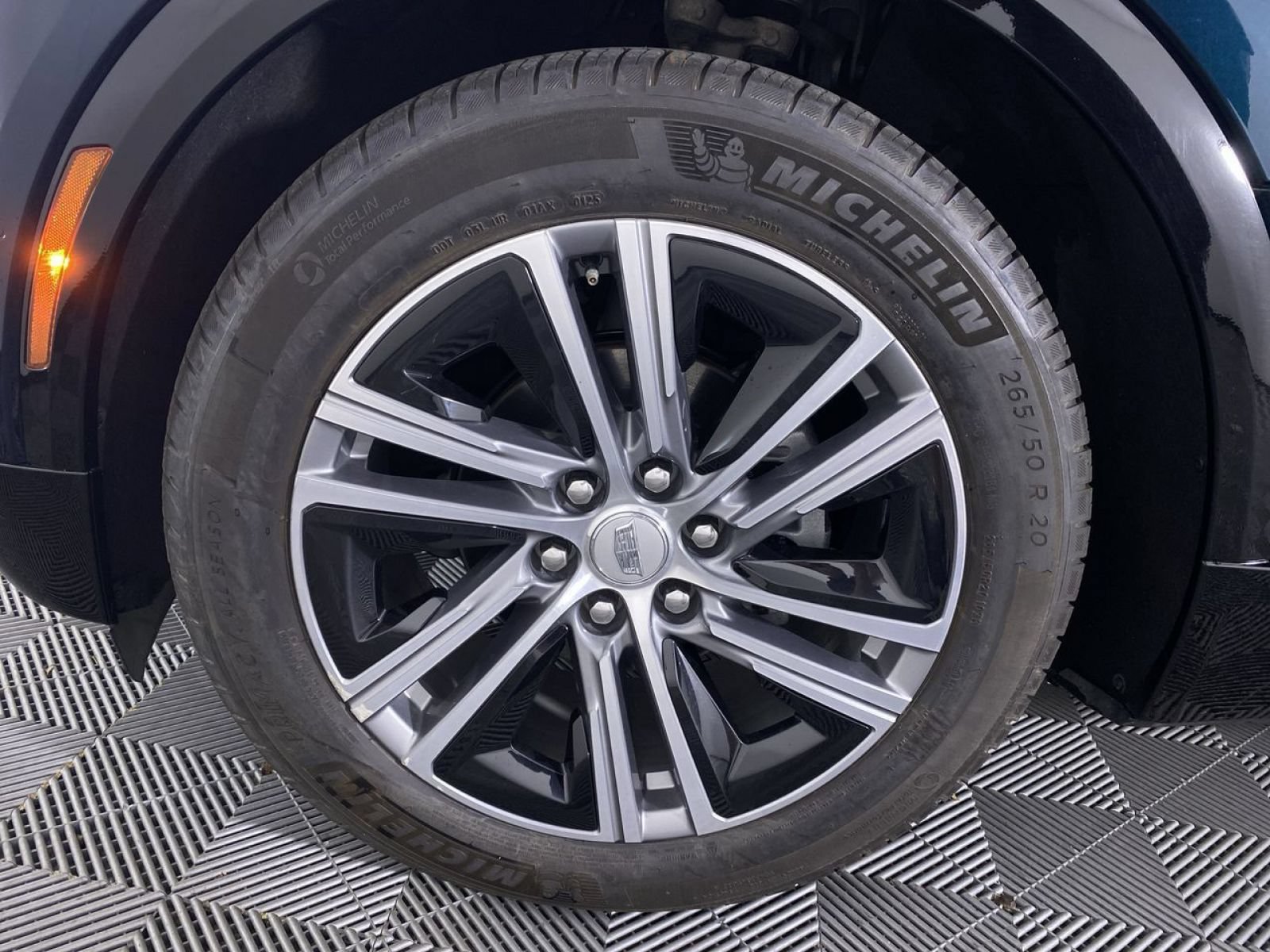 Certified 2024 Cadillac Lyriq Luxury AWD/4WD image 15
