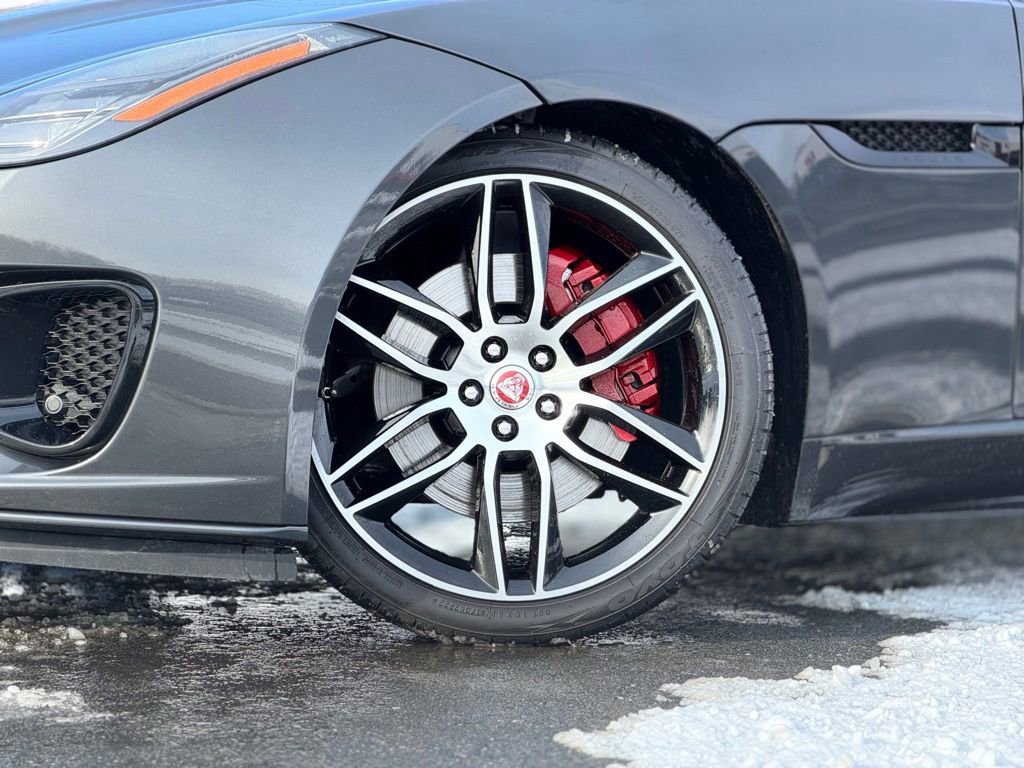 Used 2020 Jaguar F-TYPE Checkered Flag image 2