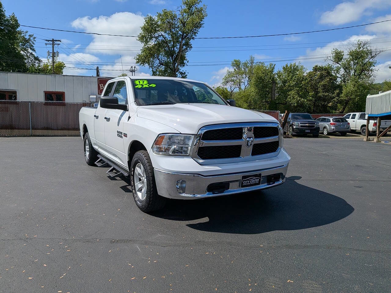 Used 2017 RAM 1500 Classic SLT AWD/4WD image 2