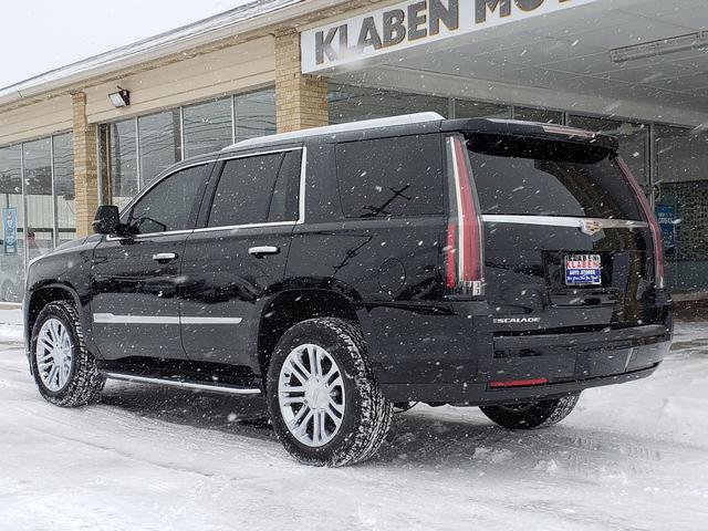 Used 2017 Cadillac Escalade 4WD image 3
