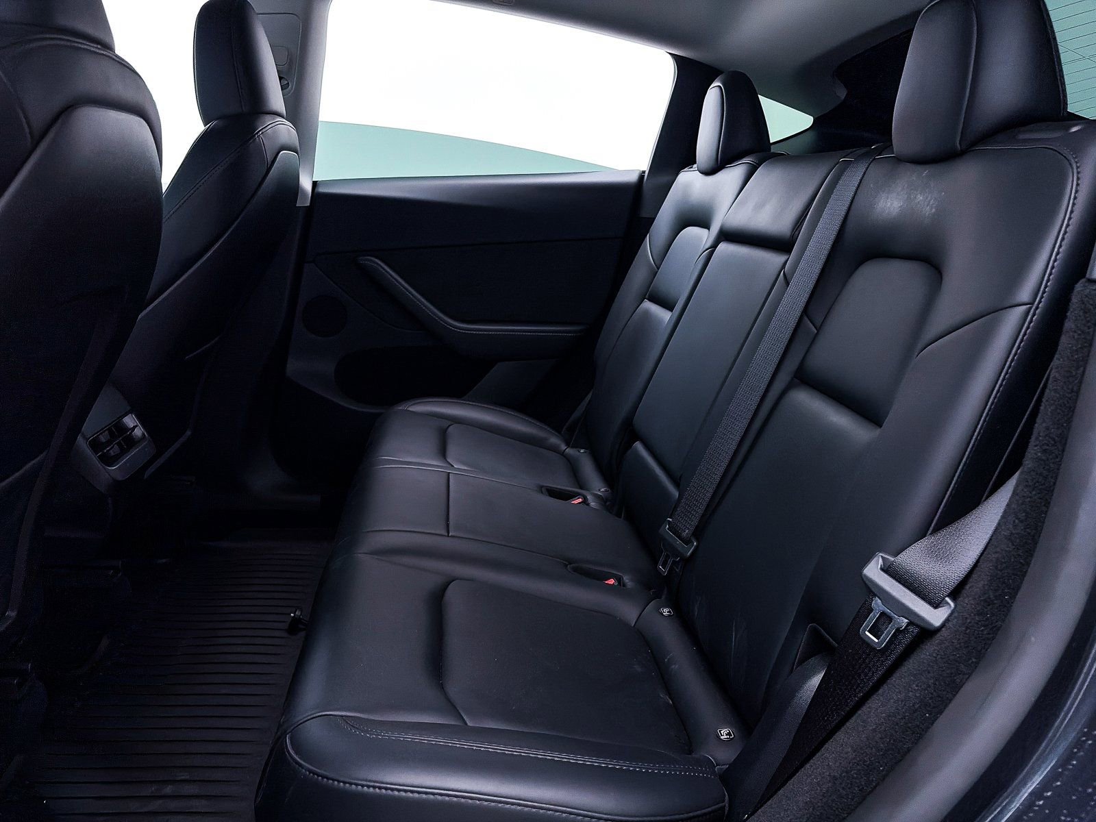 Used 2024 Tesla Model Y Long Range image 33