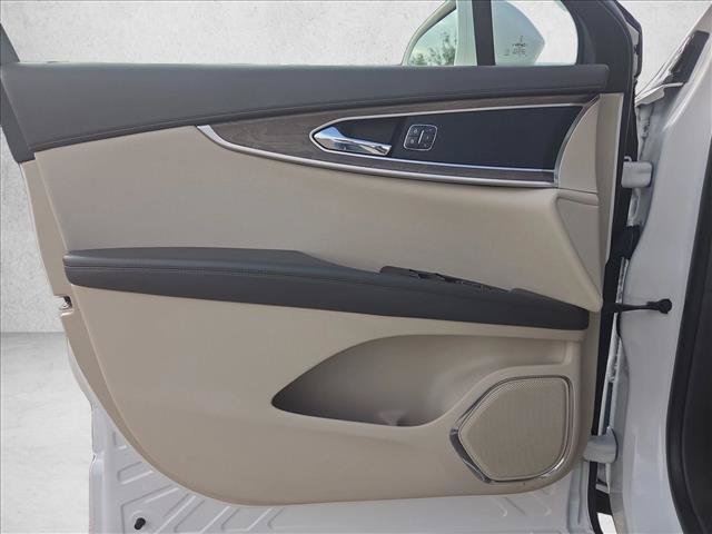 Used 2018 Lincoln MKX Reserve w/ Driver Assistance Package FWD image 10