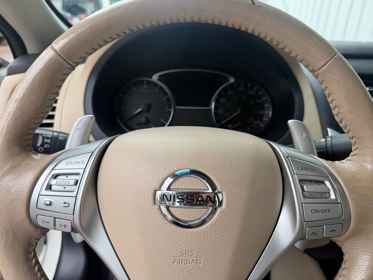 Used 2016 Nissan Altima 3.5 SL FWD image 22