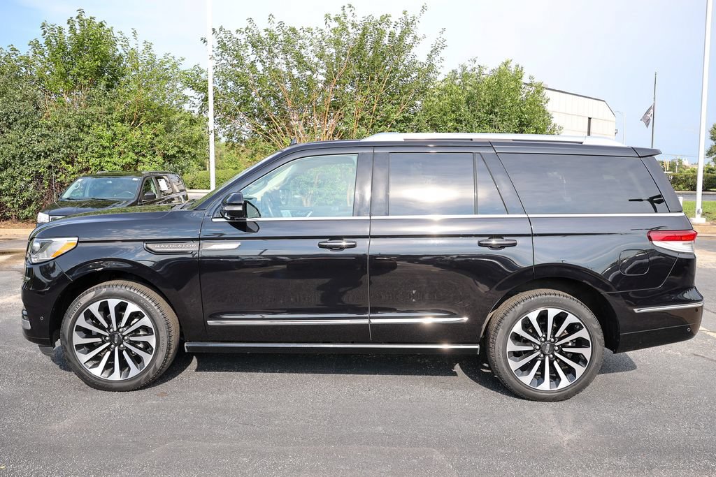 Certified 2022 Lincoln Navigator Reserve AWD/4WD image 27