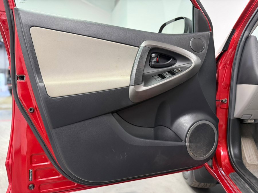 Used 2012 Toyota RAV4 4WD V6 w/ Tow Prep Pkg image 28