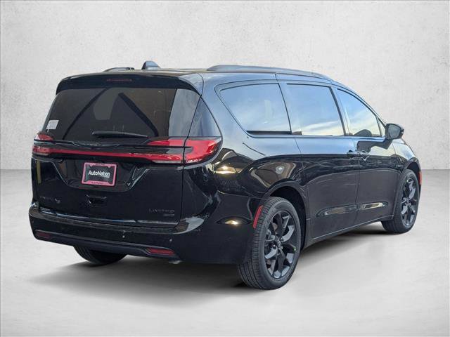 New 2026 Chrysler Pacifica Limited w/ S Appearance Package image 2