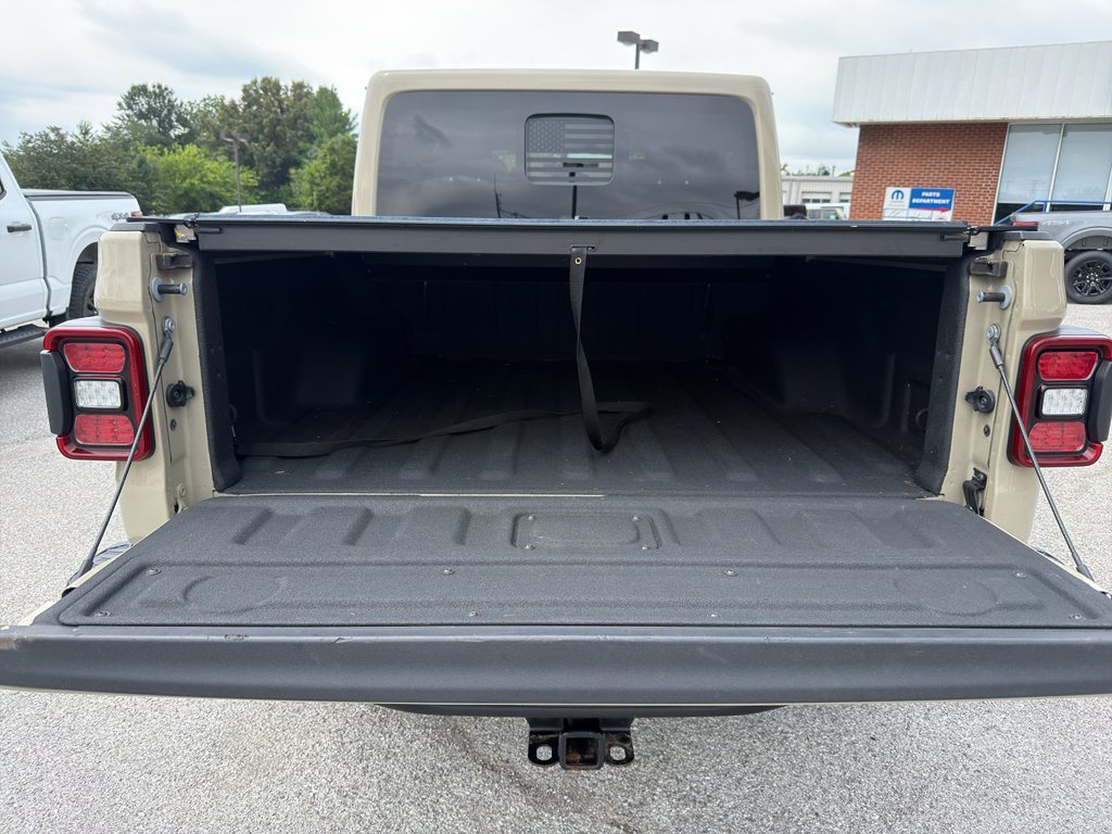 Used 2022 Jeep Gladiator Rubicon w/ LED Lighting Group AWD/4WD image 26
