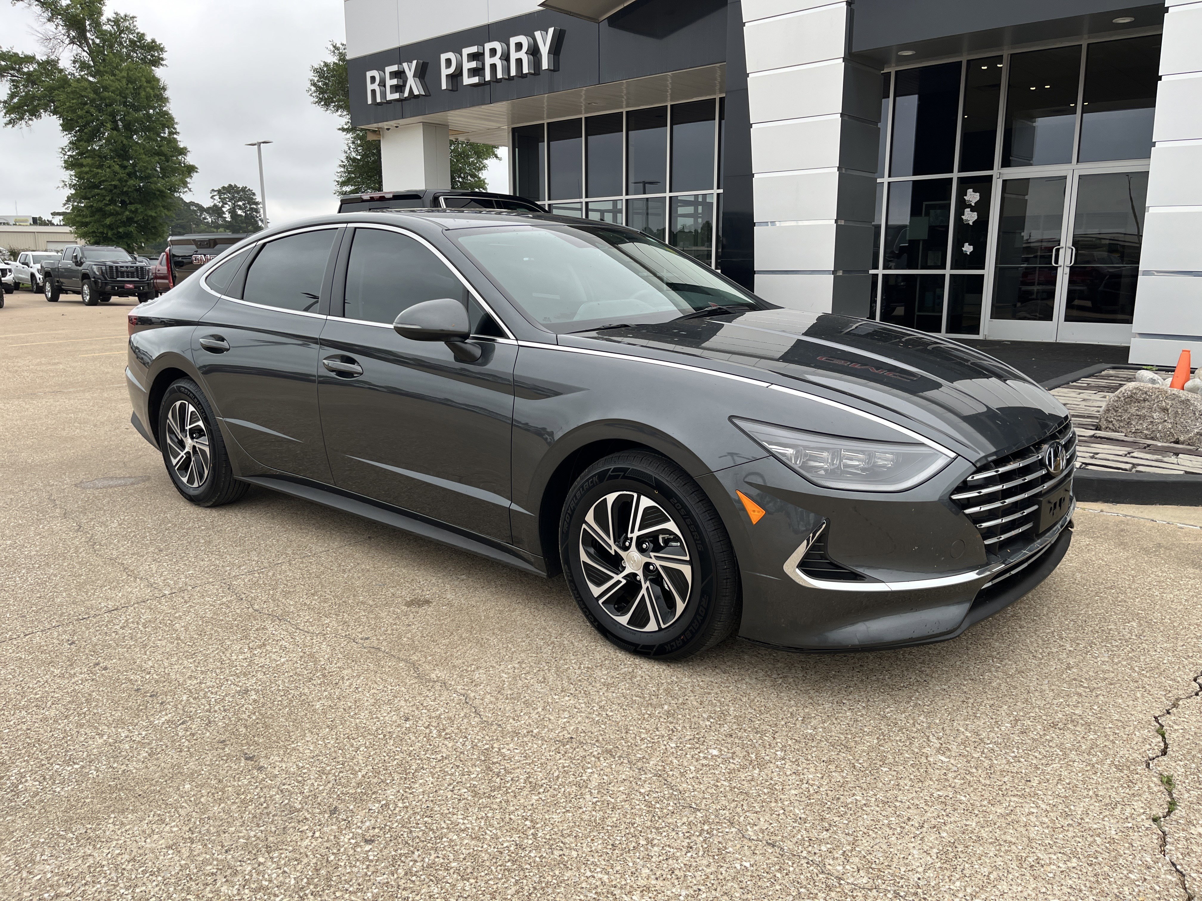 Used 2023 Hyundai Sonata Blue FWD image 2