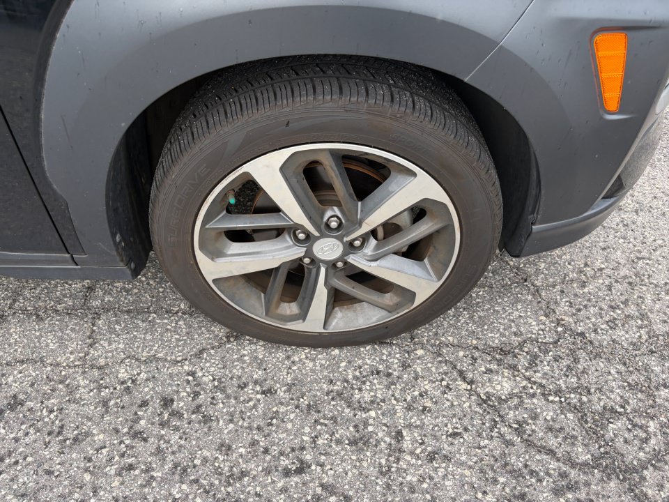 Used 2021 Hyundai Kona Limited FWD image 29