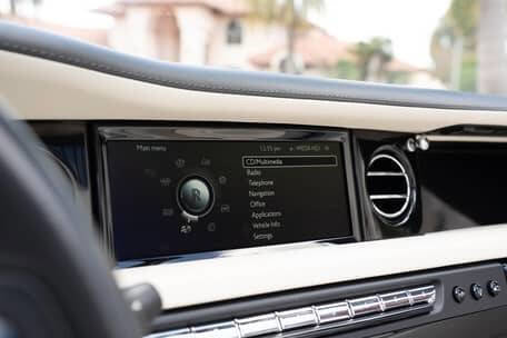 Used 2014 Rolls-Royce Phantom Drophead Coupe image 39
