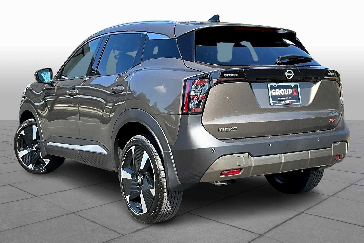New 2026 Nissan Kicks SR image 12