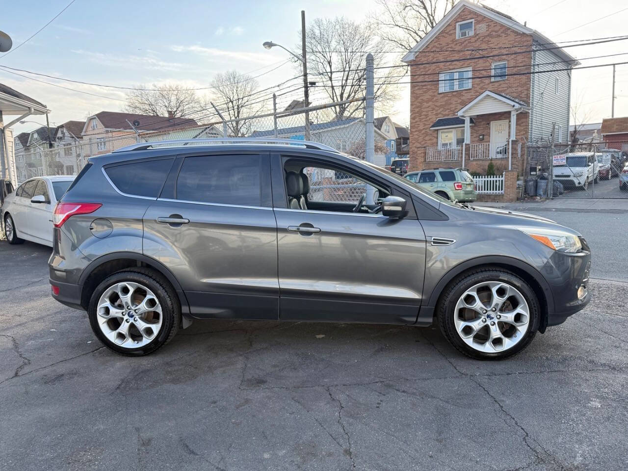 Used 2015 Ford Escape Titanium w/ Canadian Touring Package image 7