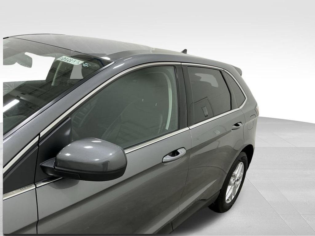 Used 2023 Ford Edge SEL image 9