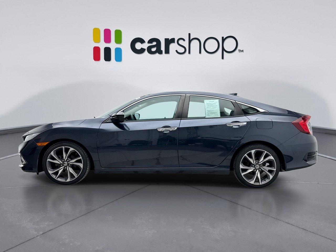 Used 2019 Honda Civic Touring image 2