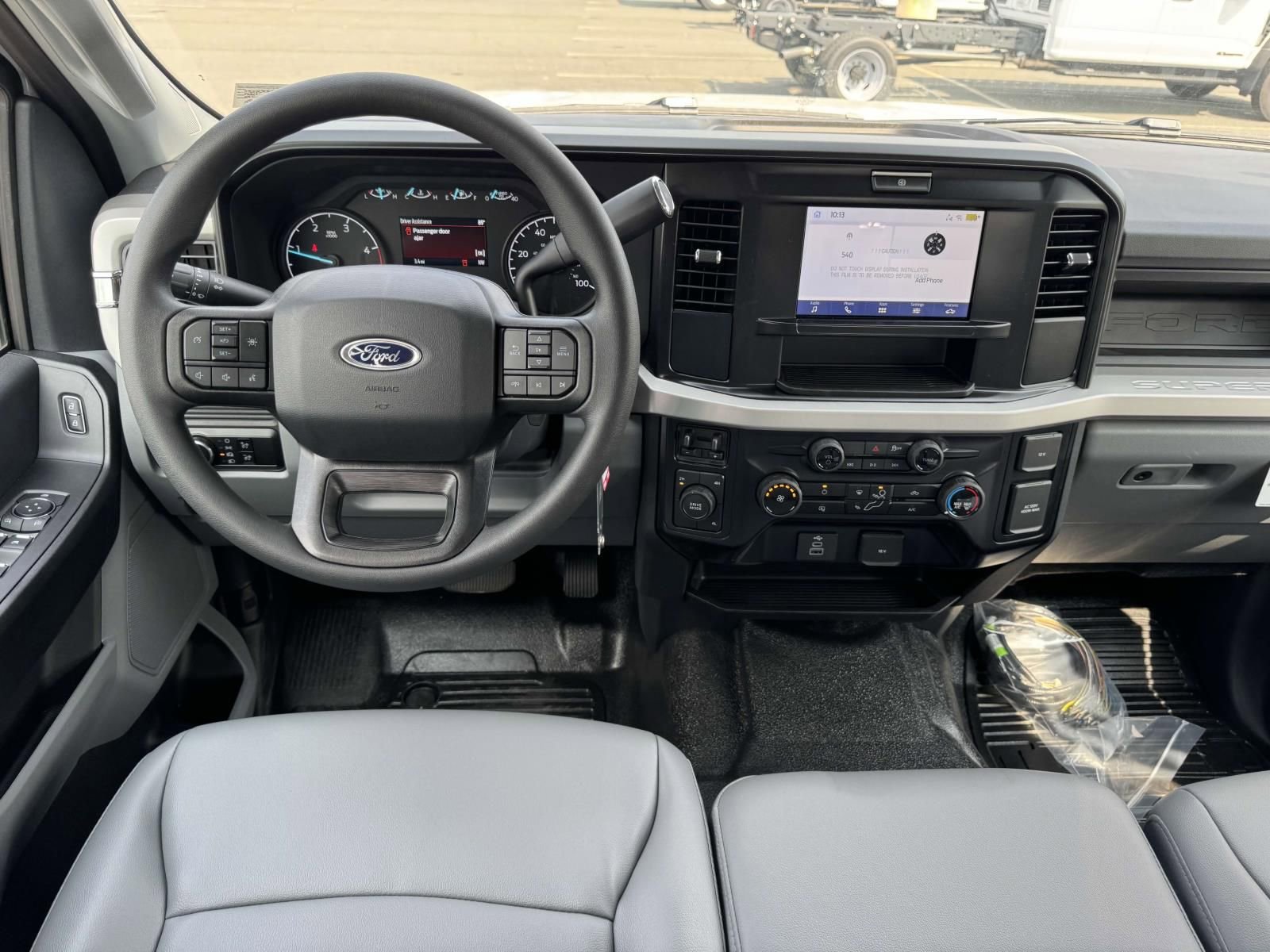 New 2025 Ford F550 4x4 Crew Cab Super Duty image 13