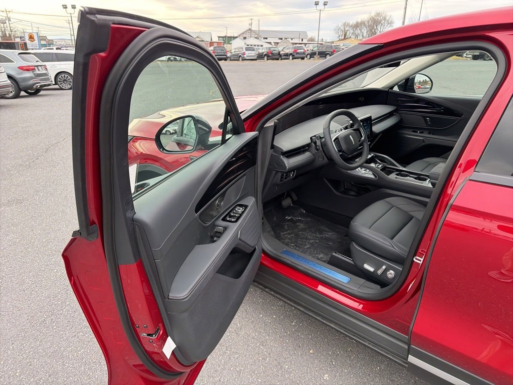 New 2026 Lincoln Nautilus Premier image 14