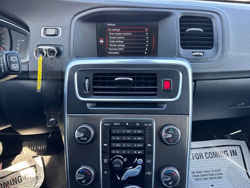 Used 2015 Volvo V60 T5 image 23