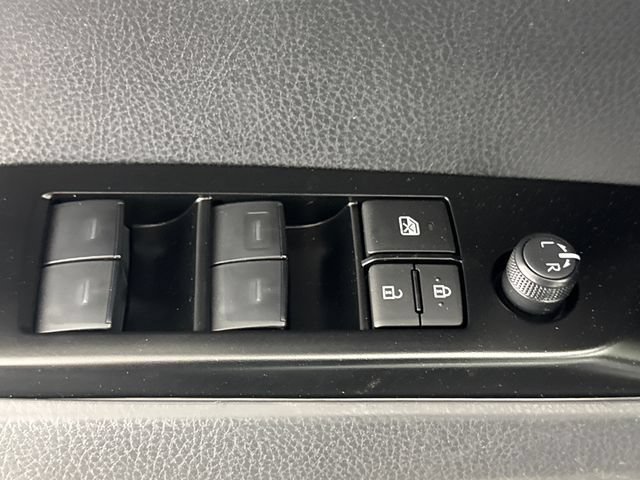 New 2026 Toyota Camry Hybrid FWD image 22
