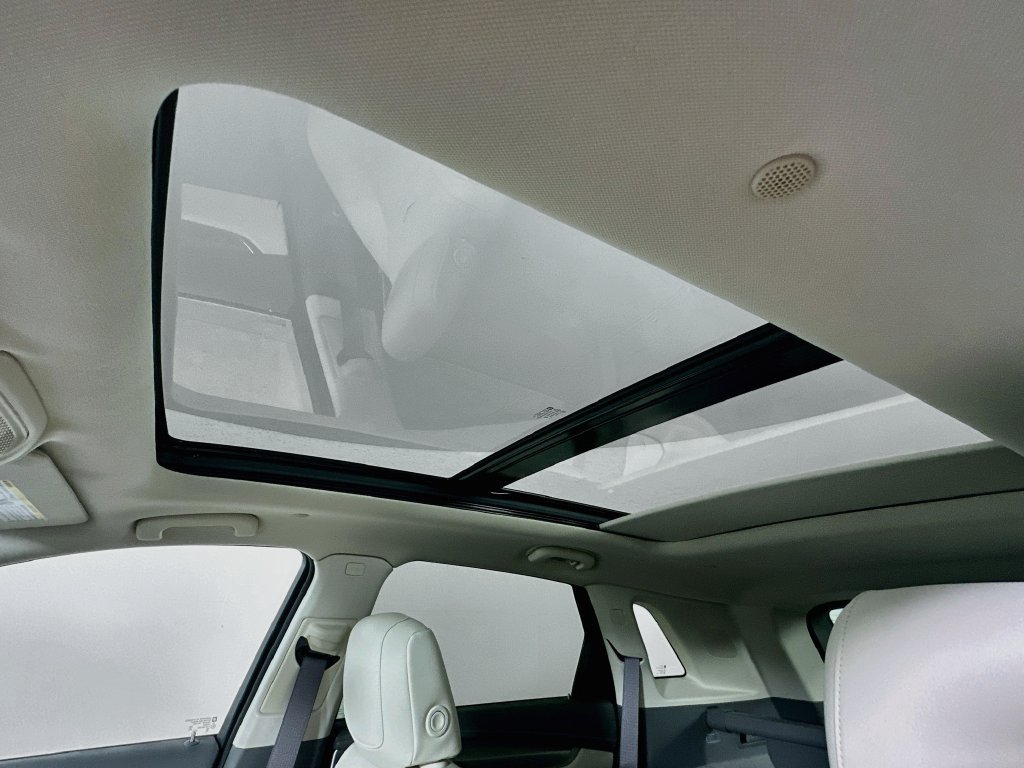 New 2026 Cadillac XT5 Premium Luxury w/ LPO, Floor Liner Package AWD/4WD image 28