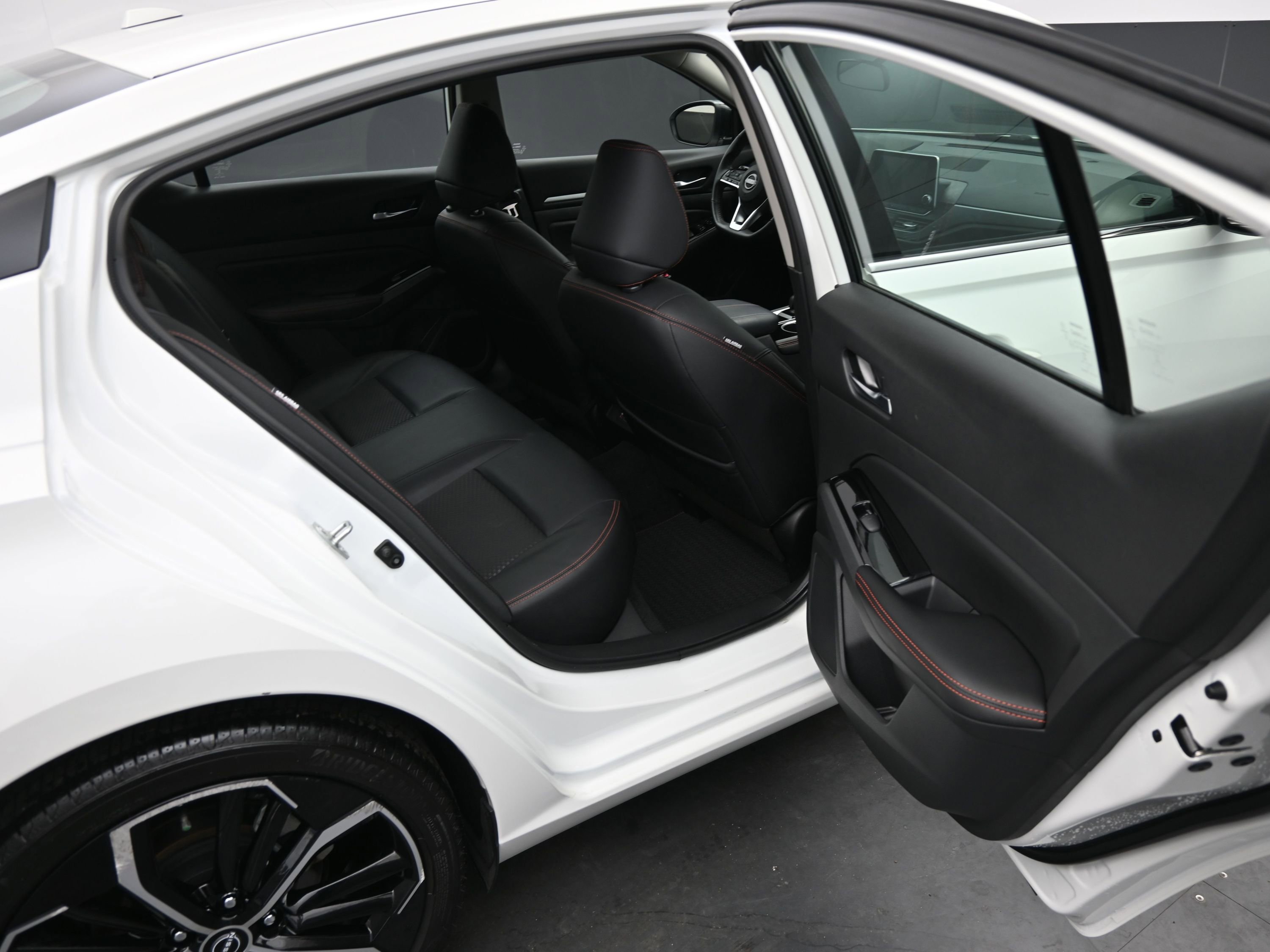 Certified 2024 Nissan Altima 2.5 SR image 9