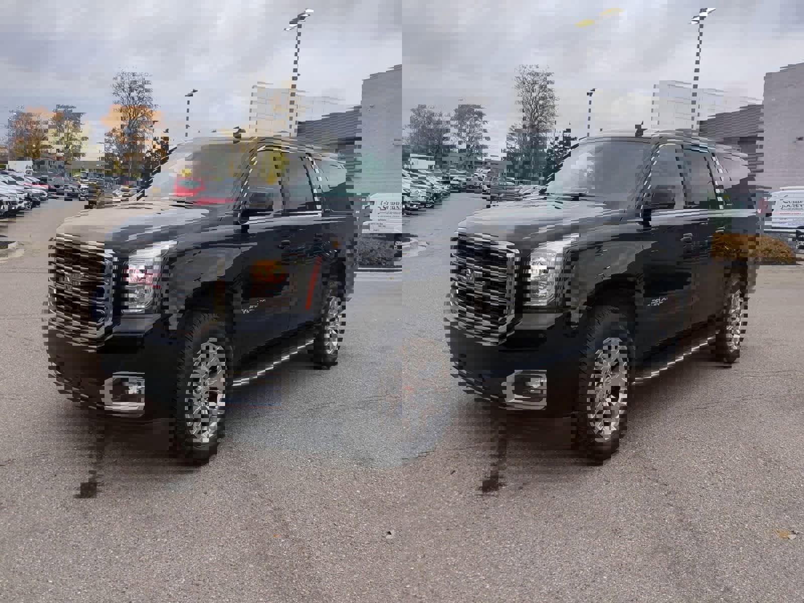 Used 2020 GMC Yukon XL SLT w/ Open Road Package image 4