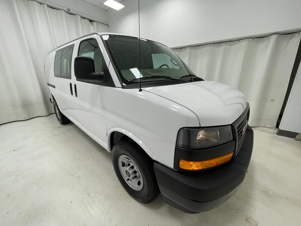 New 2026 GMC Savana 2500 RWD image 3
