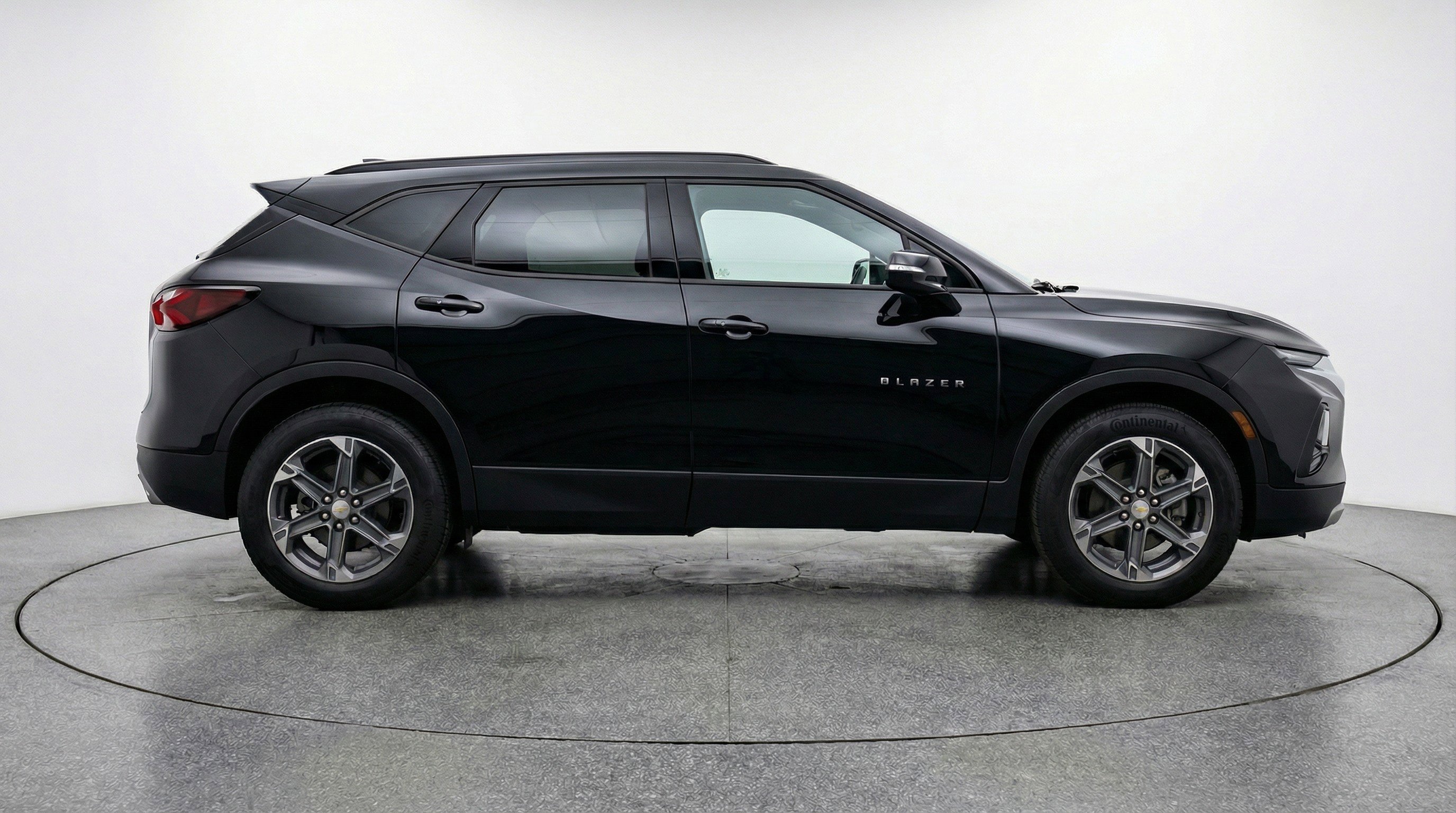 Used 2025 Chevrolet Blazer LT FWD image 11