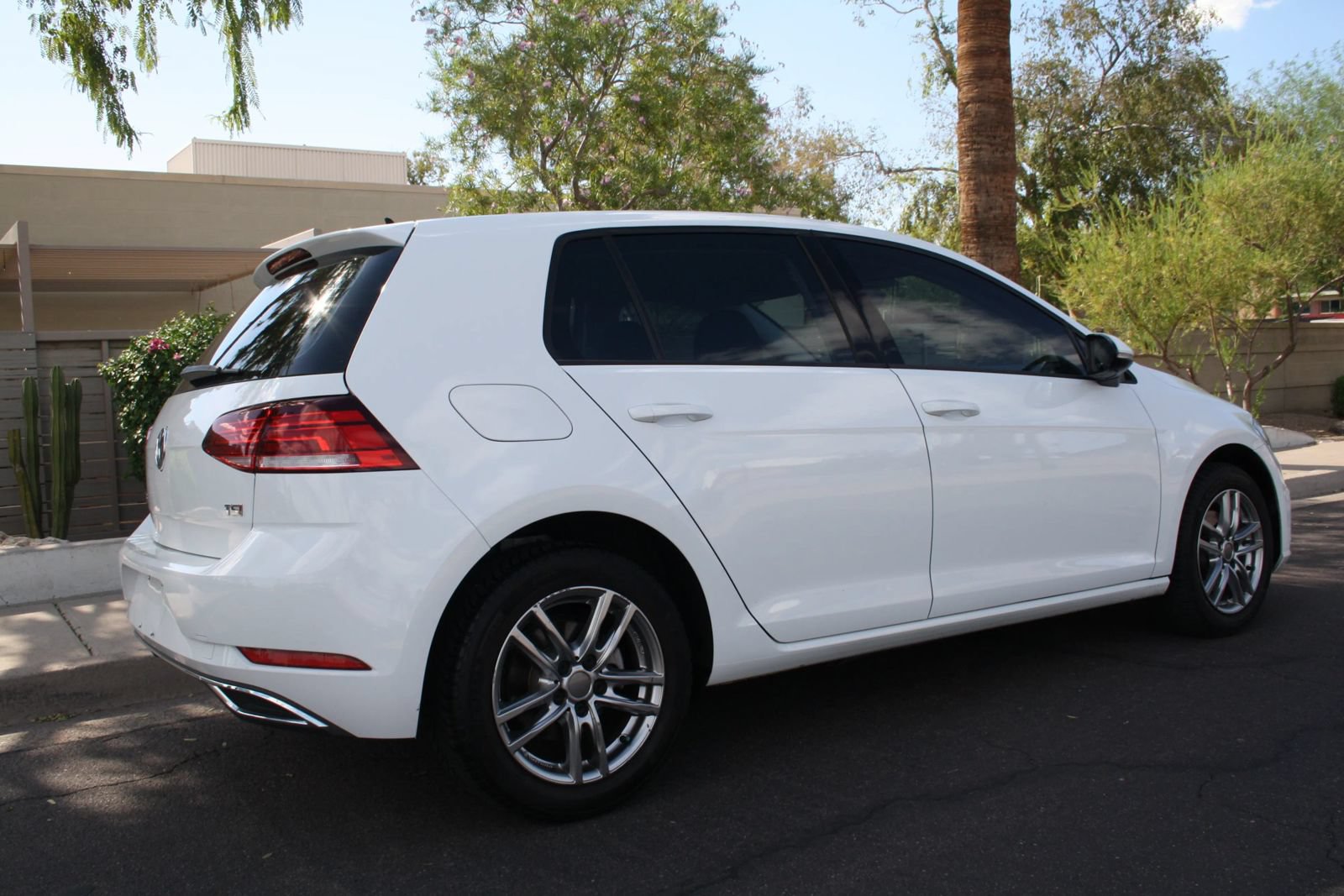 Used 2018 Volkswagen Golf S FWD image 3