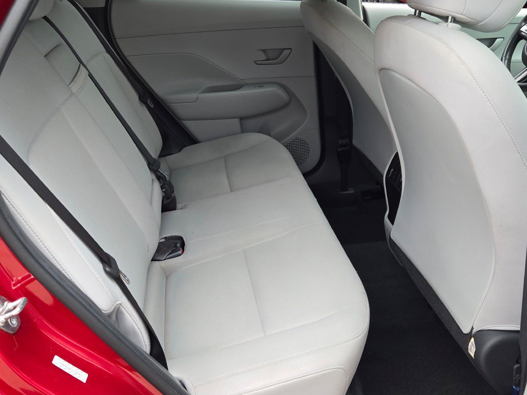Used 2025 Hyundai Kona SEL AWD/4WD image 8
