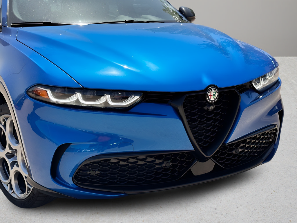 Used 2024 Alfa Romeo Tonale Veloce w/ Active Assist Package AWD/4WD image 23